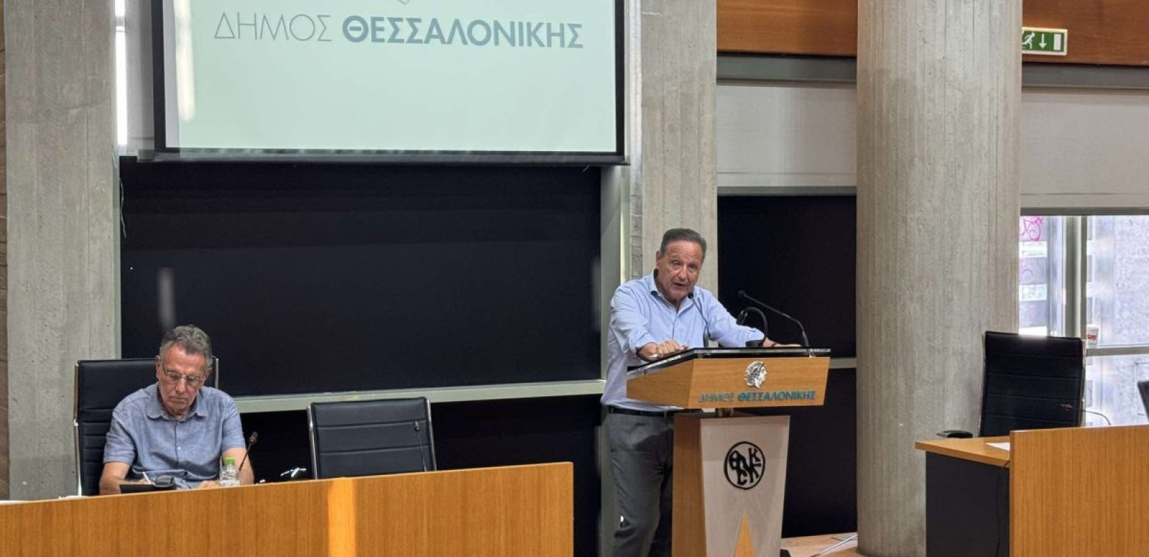 Σ. Αγγελούδης: «Γκρεμίζουμε τρία απαράδεκτα λυόμενα σχολεία» - Κόντρα για τη σχολική στέγη στο Δημοτικό Συμβούλιο