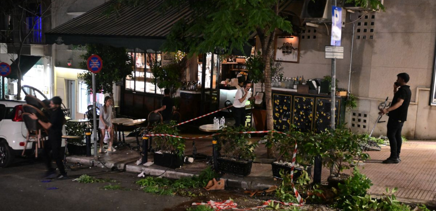 Κολωνάκι: Βίντεο ντοκουμέντο από την τρελή πορεία του τζίπ που πέφτει πάνω σε θαμώνες εστιατορίου