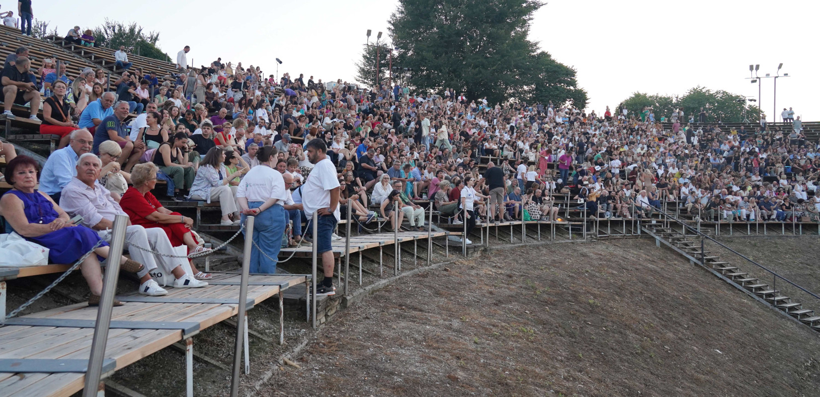 Πιερία: Στιγμιότυπα από την πρεμιέρα του 54ου Φεστιβάλ Ολύμπου
