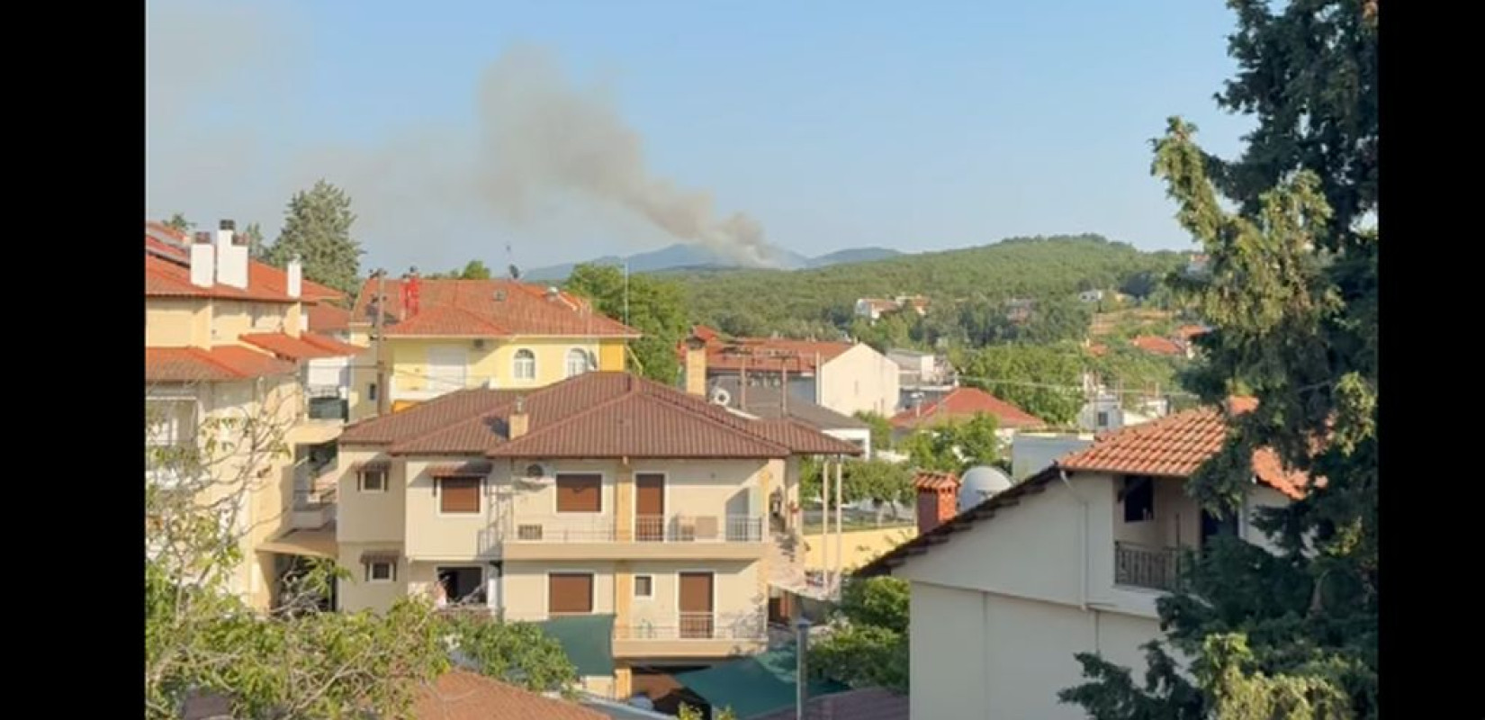 Θεσσαλονίκη: Υπό έλεγχο η φωτιά στο Φίλυρο - Ήχησε το 112 (βίντεο)