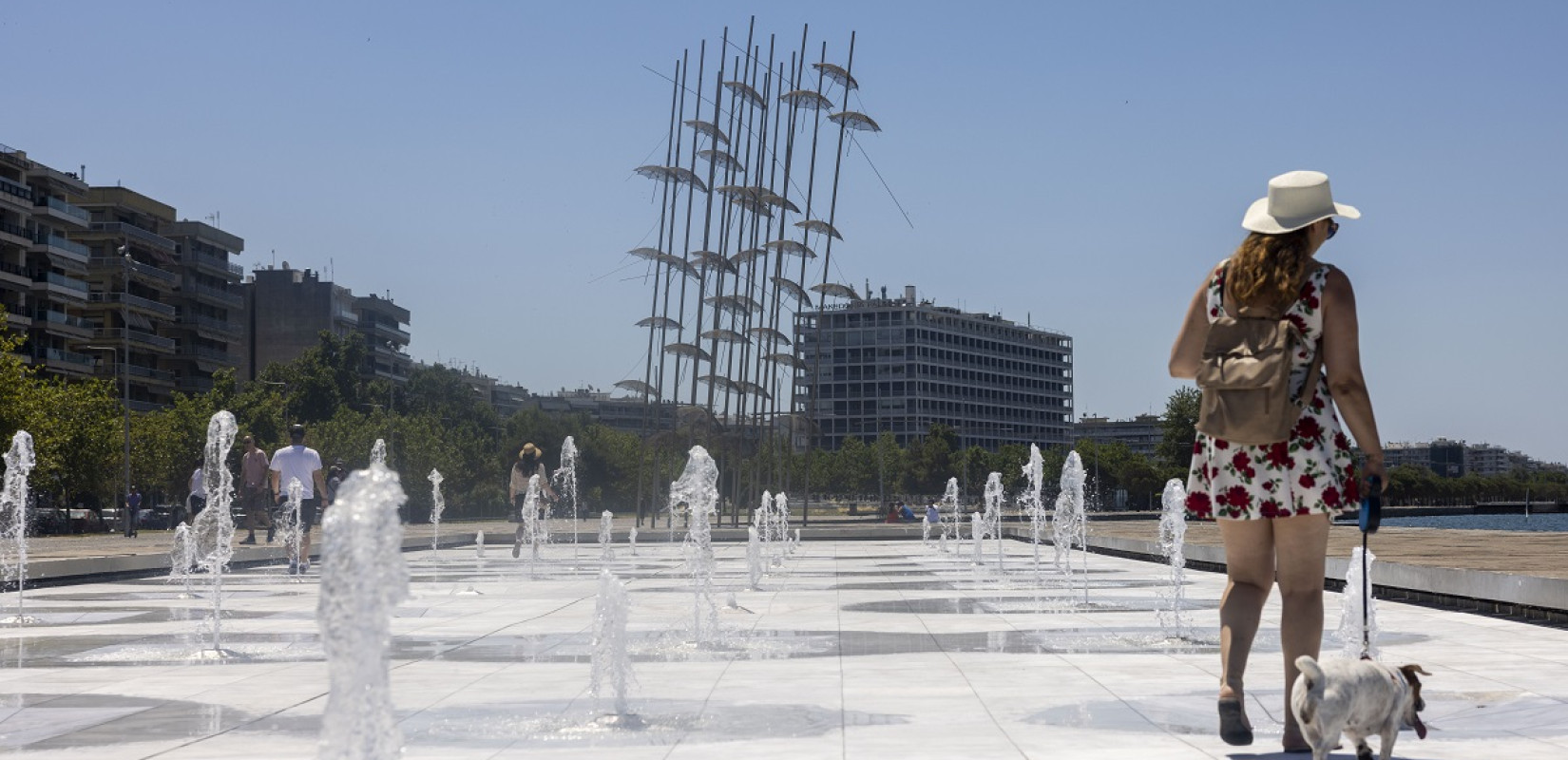 Στην καρδιά ...του καύσωνα η χώρα μέχρι και την Κυριακή - Ποια θα είναι η δυσκολότερη μέρα