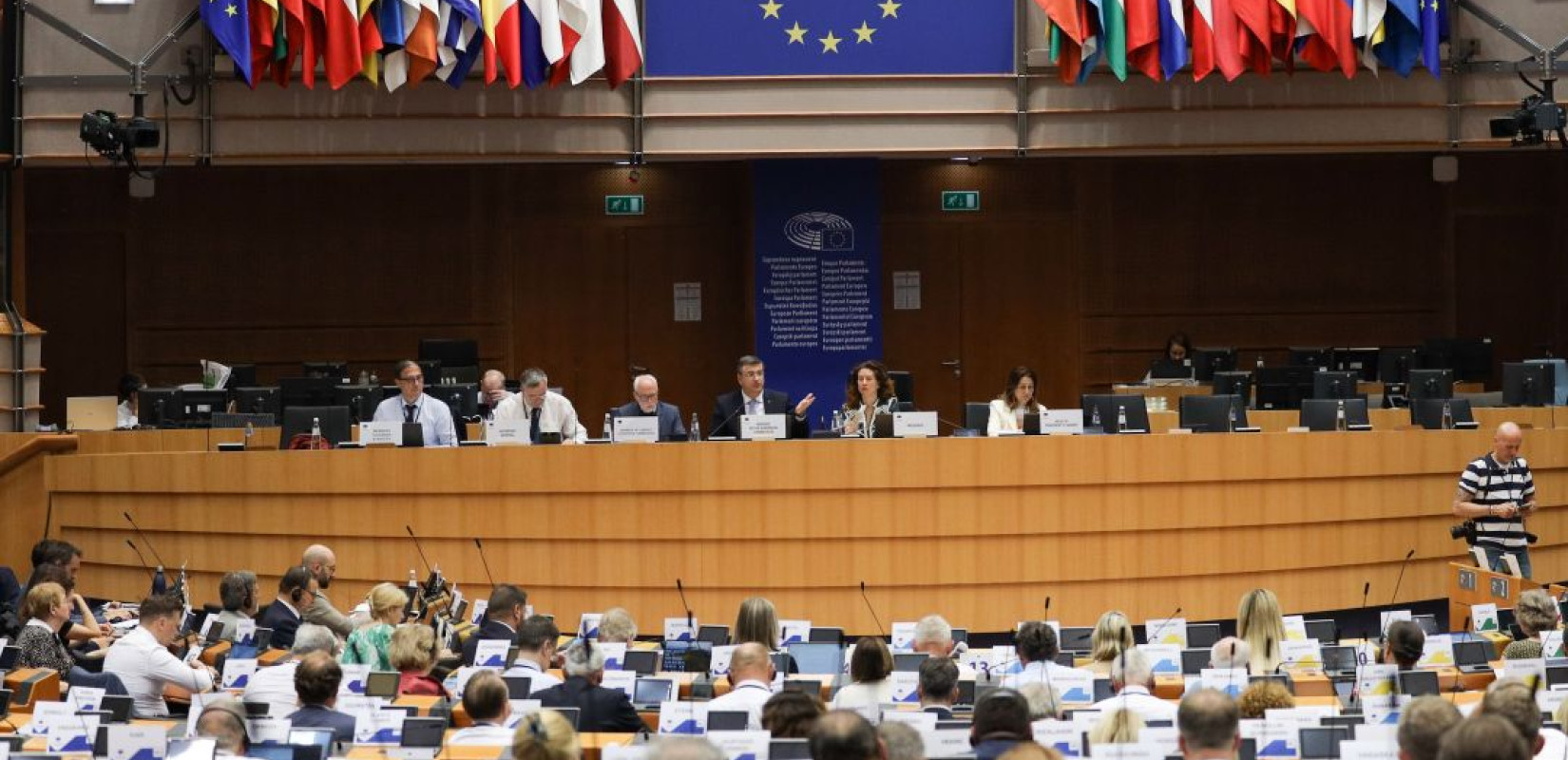 Κάλεσμα Τζιτζικώστα σε Περιφέρειες και Δήμους της ΕΕ να συμμετέχουν ενεργά στη χάραξη της νέας στρατηγικής της ΕΕ για τον τουρισμό Κάλεσμα Τζιτζικώστα σε Περιφέρειες και Δήμους της ΕΕ να συμμετέχουν ενεργά στη χάραξη της νέας στρατηγικής της ΕΕ για τον τουρισμό