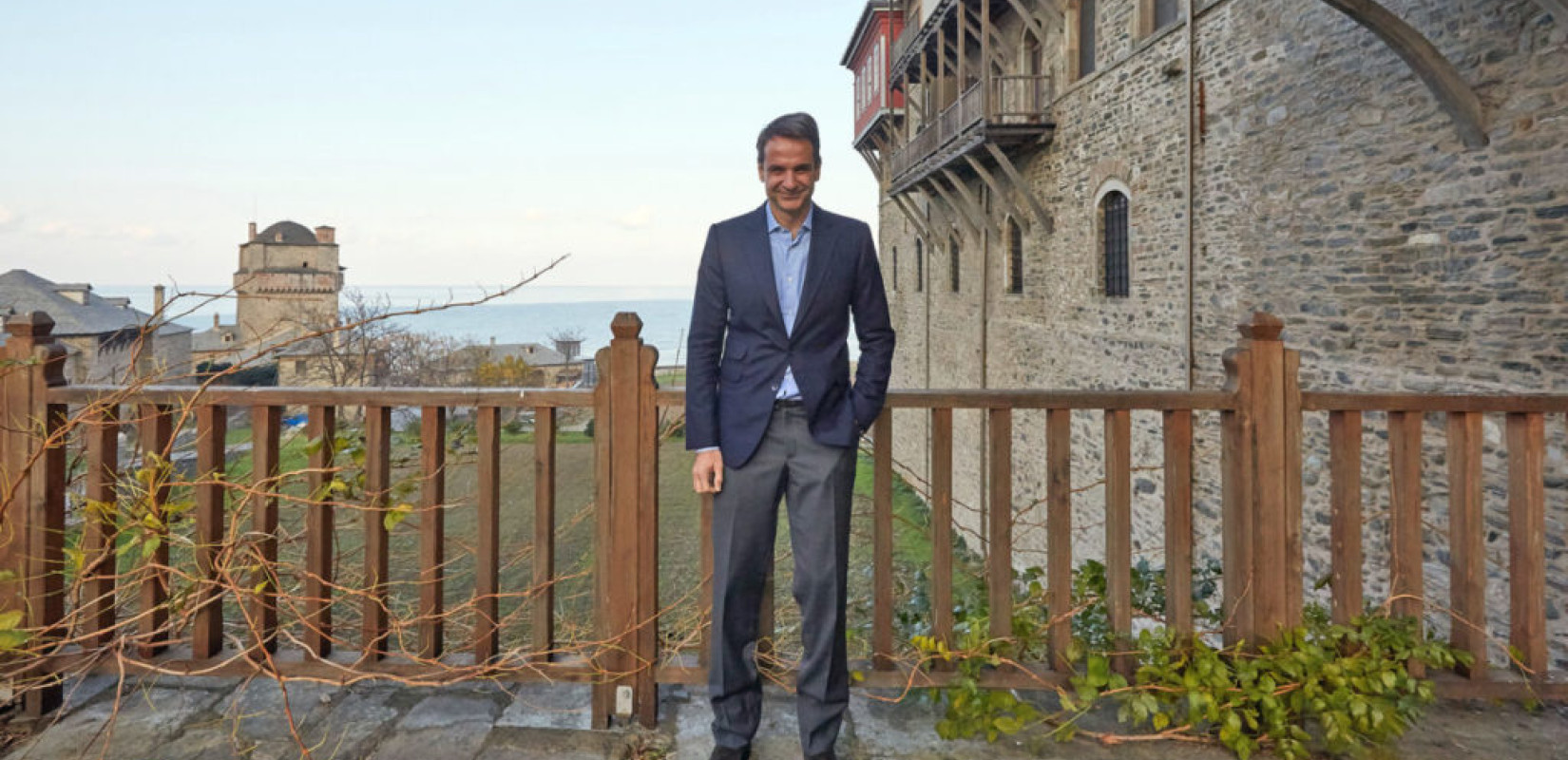 Στις 11:00 με ελικόπτερο στο Άγιον Όρος ο Κυρ. Μητσοτάκης Στις 11:00 με ελικόπτερο στο Άγιον Όρος ο Κυρ. Μητσοτάκης