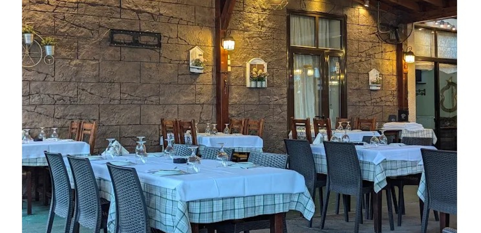 Ταβέρνα Ο Μάκης στον Άγιο Νικόλαο Χαλκιδικής: Στα best of της Σιθωνίας, ένας προορισμός για όλα τα γεύματα