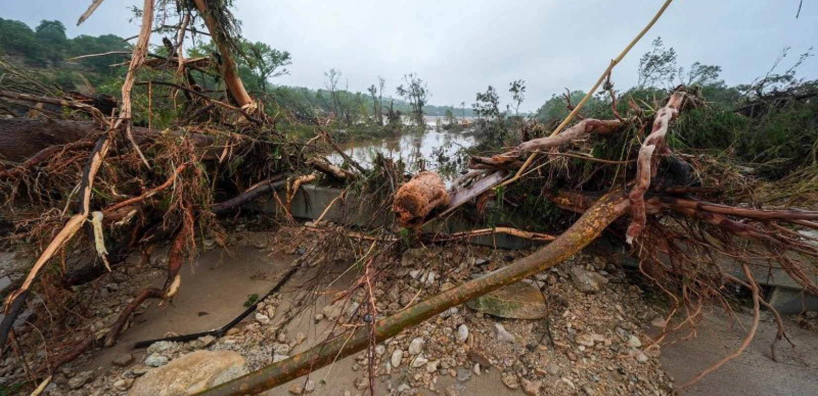 ΗΠΑ: «Το Τέξας πενθεί» - Πάνω από 100 οι νεκροί στις πλημμύρες - Ο «εφιάλτης κάθε γονιού» (βίντεο)