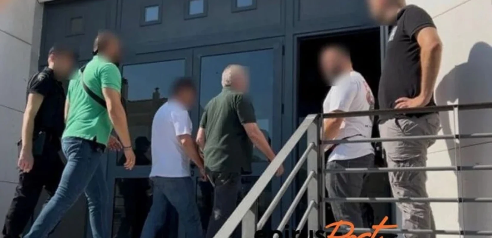 Η Αρχή για το Ξέπλυμα δεσμεύει λογαριασμούς και ακίνητα τελωνειακών που συνελήφθησαν στο Μαυρομάτι Η Αρχή για το Ξέπλυμα δεσμεύει λογαριασμούς και ακίνητα τελωνειακών που συνελήφθησαν στο Μαυρομάτι
