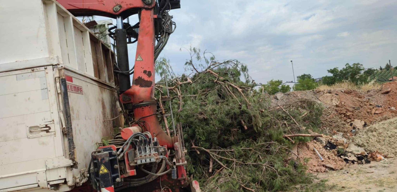 Θέρμη: Επ' αυτοφώρω σύλληψη εργολάβου για παράνομη απόρριψη απορριμμάτων