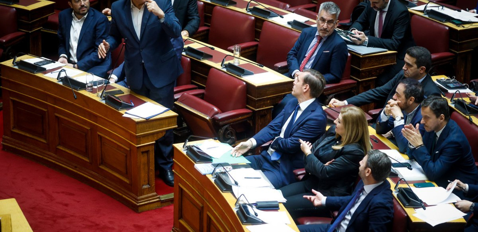 Στη σκιά του ΟΠΕΚΕΠΕ η μάχη της κεντροαριστεράς