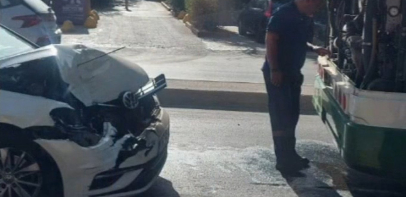 Αθήνα: Σύγκρουση αστικού λεωφορείου με ΙΧ στη λεωφόρο Αχαρνών