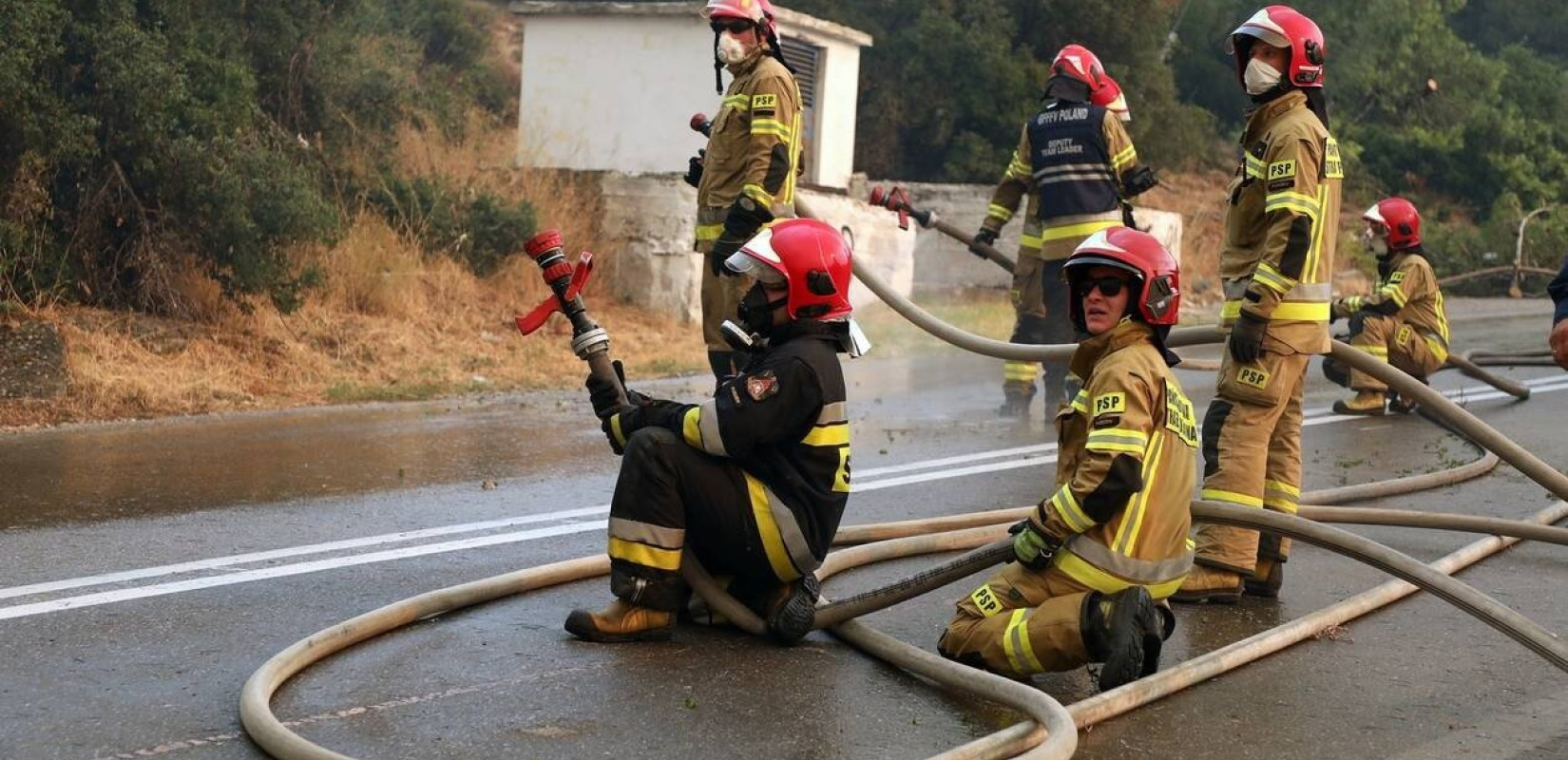 Μεγάλη πυρκαγιά στην Κύπρο: Η Ελλάδα στέλνει 26 δασοκομάντος στη Λεμεσό Μεγάλη πυρκαγιά στην Κύπρο: Η Ελλάδα στέλνει 26 δασοκομάντος στη Λεμεσό
