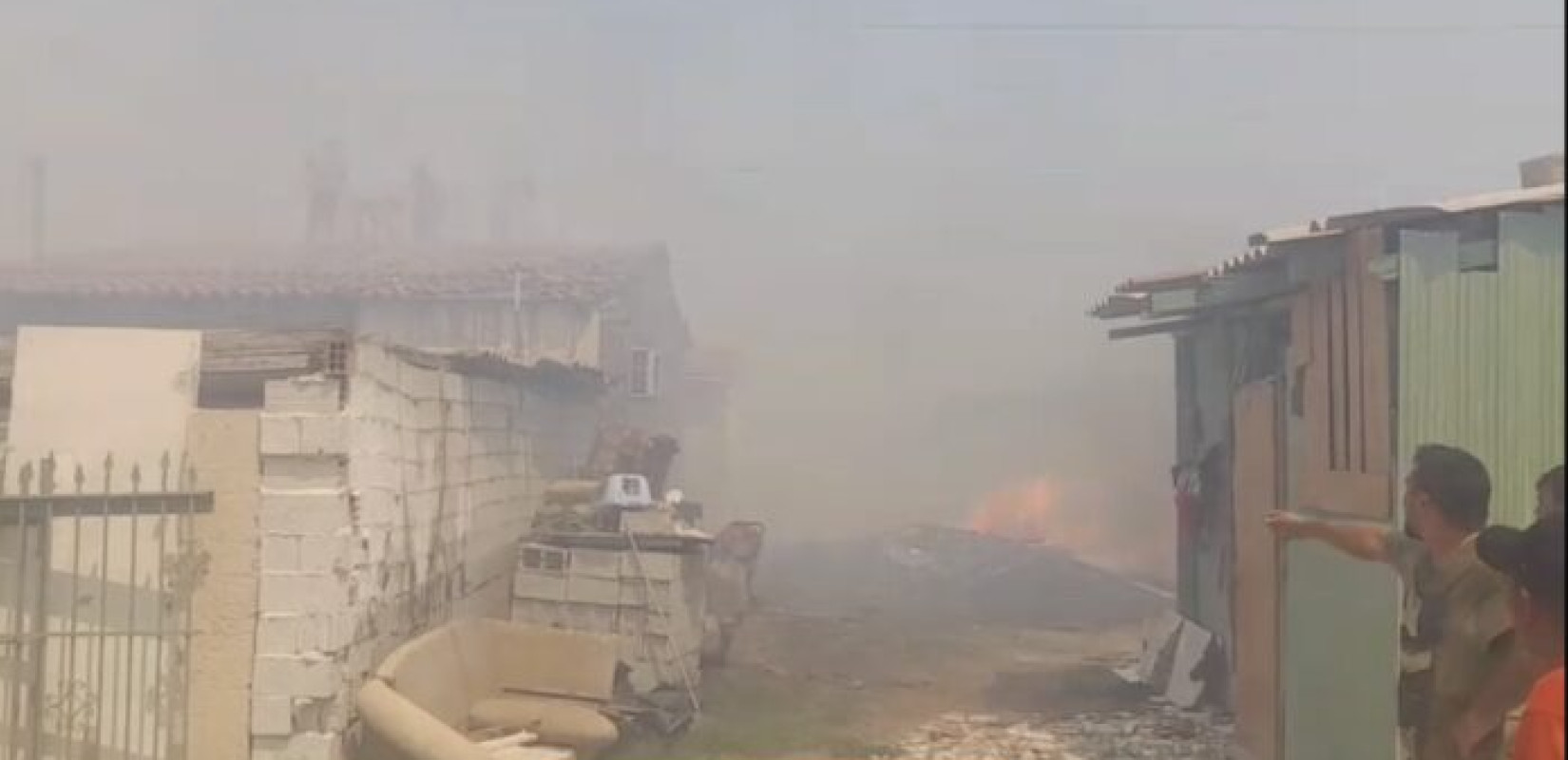 Φωτιά στην Αλεξανδρούπολη: Υπό έλεγχο η πυρκαγιά - Γλίτωσαν τα σπίτια στον οικισμό Τέρμα Άβαντος (βίντεο)