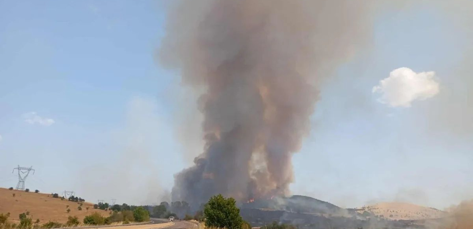 Μειωμένη η ένταση της πυρκαγιάς στην Πτολεμαΐδα - Δεν απειλούνται κατοικημένες περιοχές