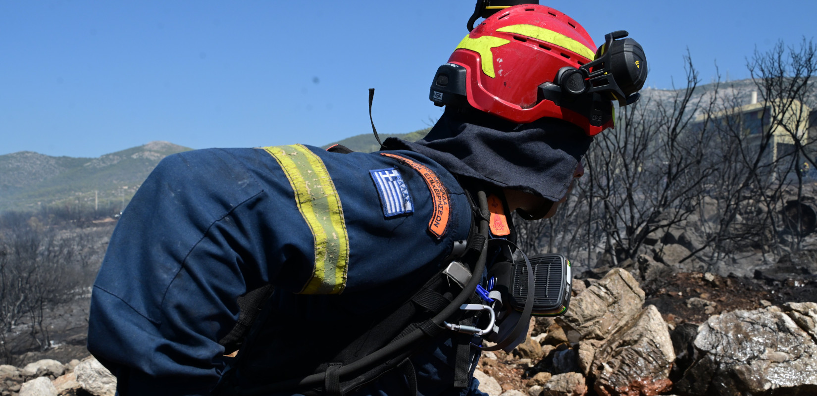 Συνεχίζουν να καίνε 7 πυρκαγιές στη χώρα - Αντιμετώπισε άλλες 24 η πυροσβεστική
