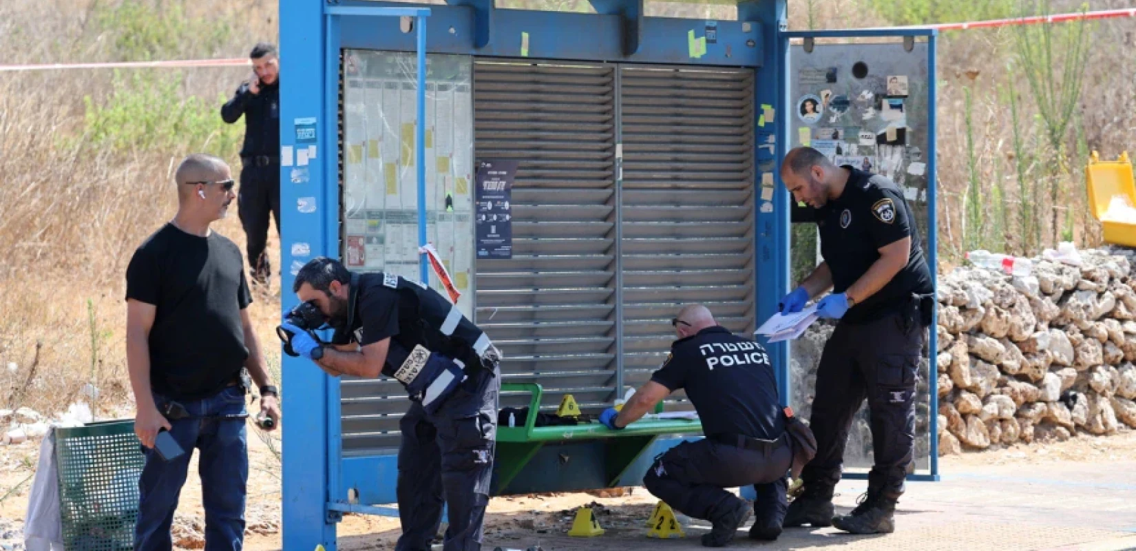 Ισραήλ: Αυτοκίνητο έπεσε σε στάση λεωφορείου και τραυμάτισε στρατιώτες - Πιθανή τρομοκρατική επίθεση ερευνά η αστυνομία