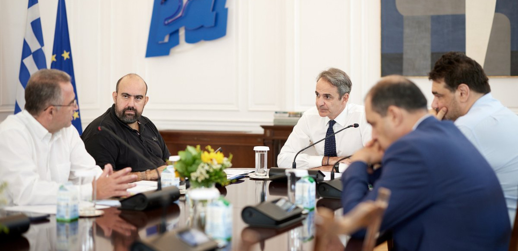 Συνάντηση Μητσοτάκη με τον δήμαρχο Κυθήρων