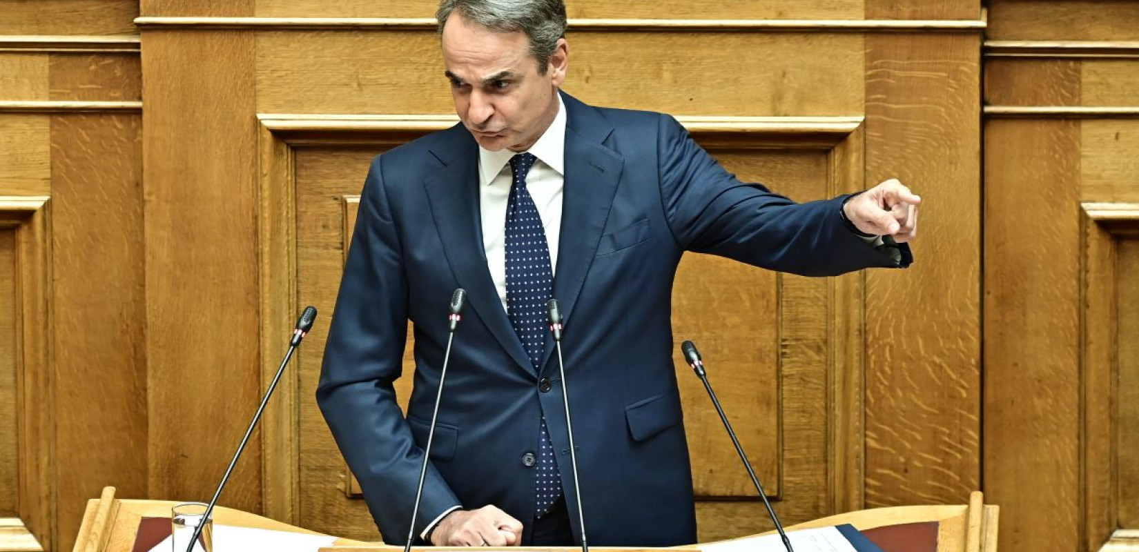 Μητσοτάκης σε Βελόπουλο: Απίστευτες σαχλαμάρες να συνδέονται οι πυρκαγιές με τις ανεμογεννήτριες