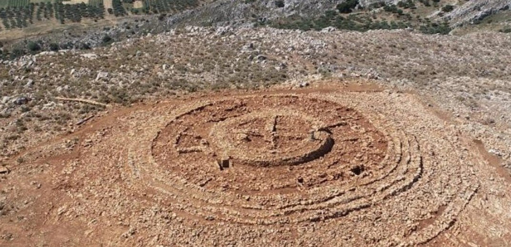 ΑΠΘ: Παρέμβαση μεταπτυχιακών και υποψήφιων διδακτόρων για τον λόφο Παπούρα στο Καστέλλι της Κρήτης
