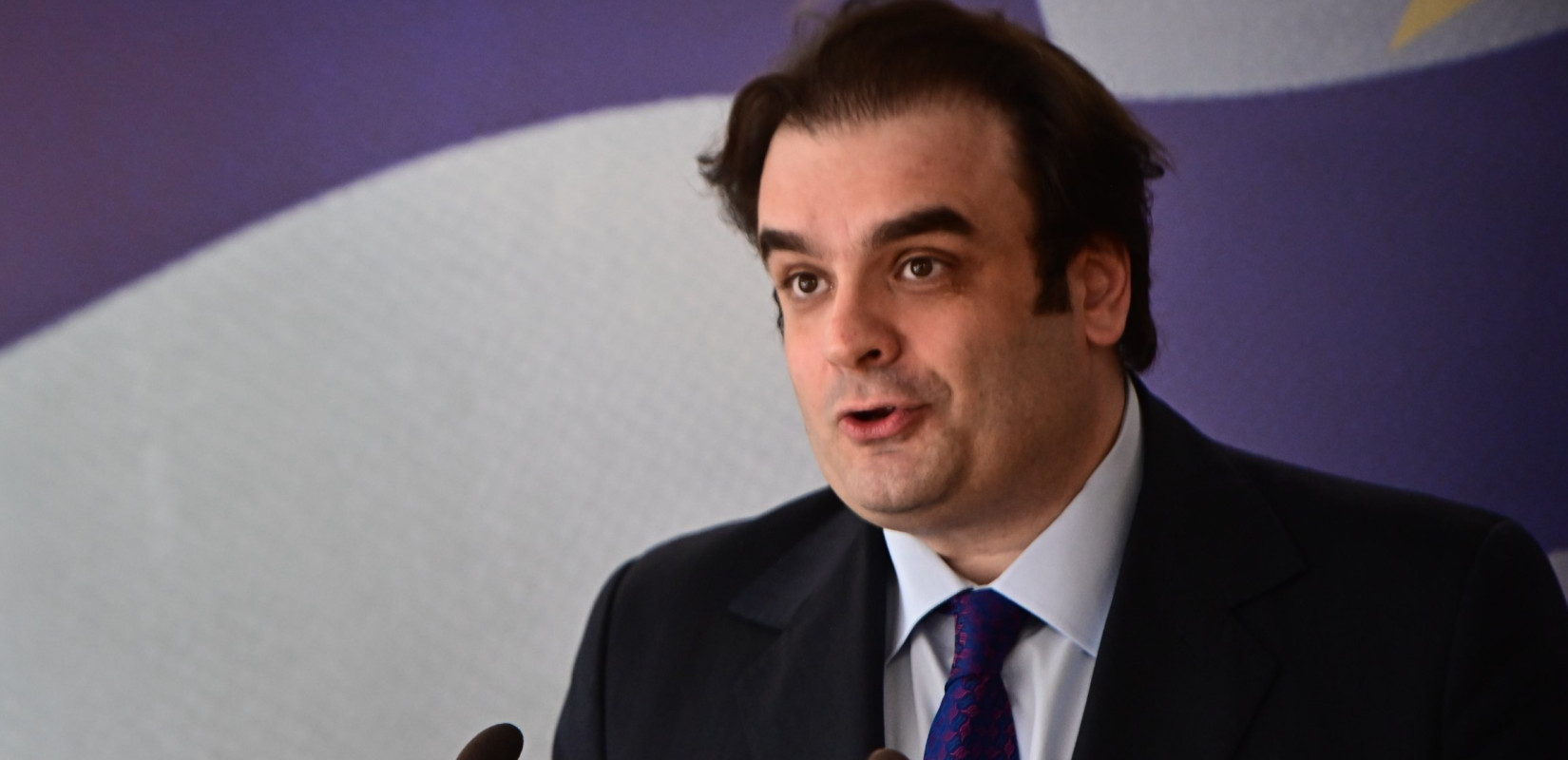 Πιερρακάκης: Μηδενίζονται όλες οι χρεώσεις των τραπεζών στα ΑΤΜ