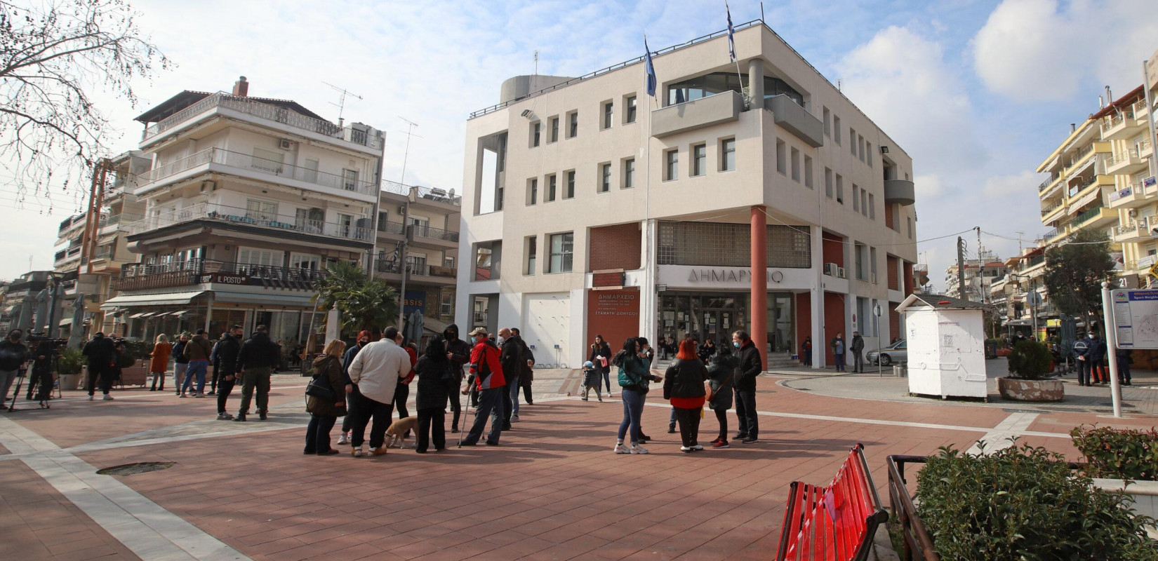 Εύοσμος: Η πόλη μεγαλώνει αλλά «πνίγεται» από το κυκλοφοριακό - Στενάζει και η αγορά από την έλλειψη πάρκινγκ