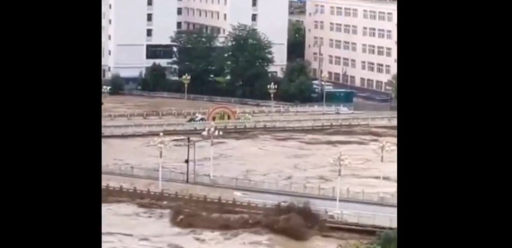 Κίνα: 2 νεκροί από τις βροχοπτώσεις στο Πεκίνο και τη βορειοανατολική χώρα (βίντεο)