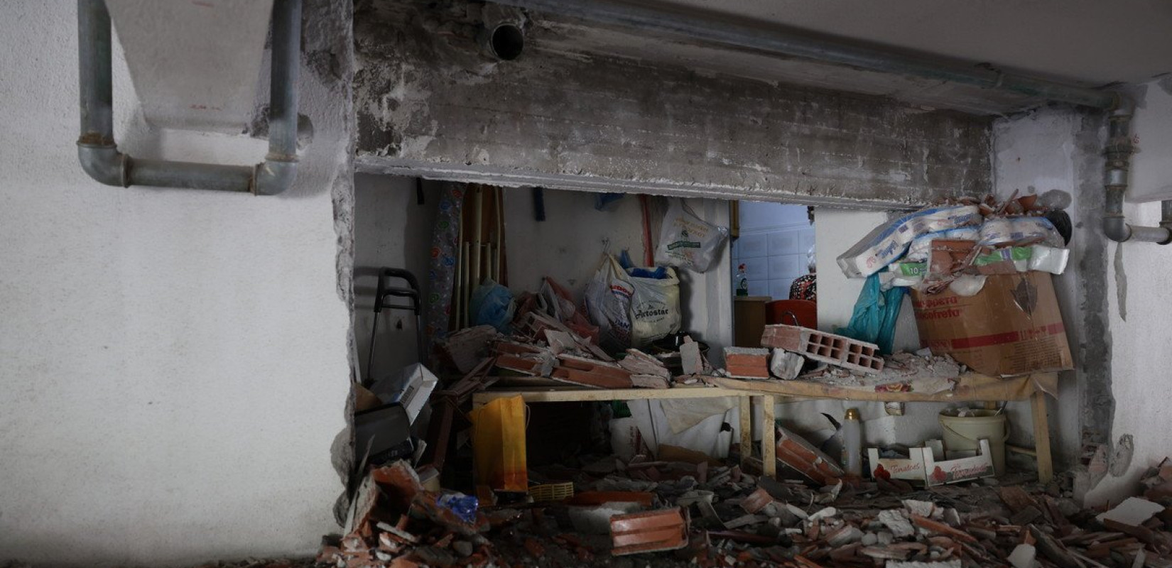 Συκιές: Σοκ και στιγμές αγωνίας για τον σωφρονιστικό υπάλληλο και την οικογένειά του - Έφοδος της ΕΛΑΣ στις φυλακές Διαβατών