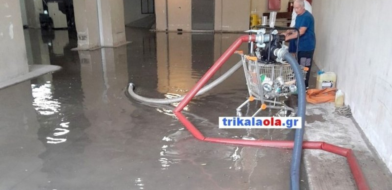 Ξαφνικό μπουρίνι «βούλιαξε» τα Τρίκαλα: Πλημμύρισε το υπόγειο του νοσοκομείου - Προβλήματα και στη δυτική Μακεδονία (βίντεο)
