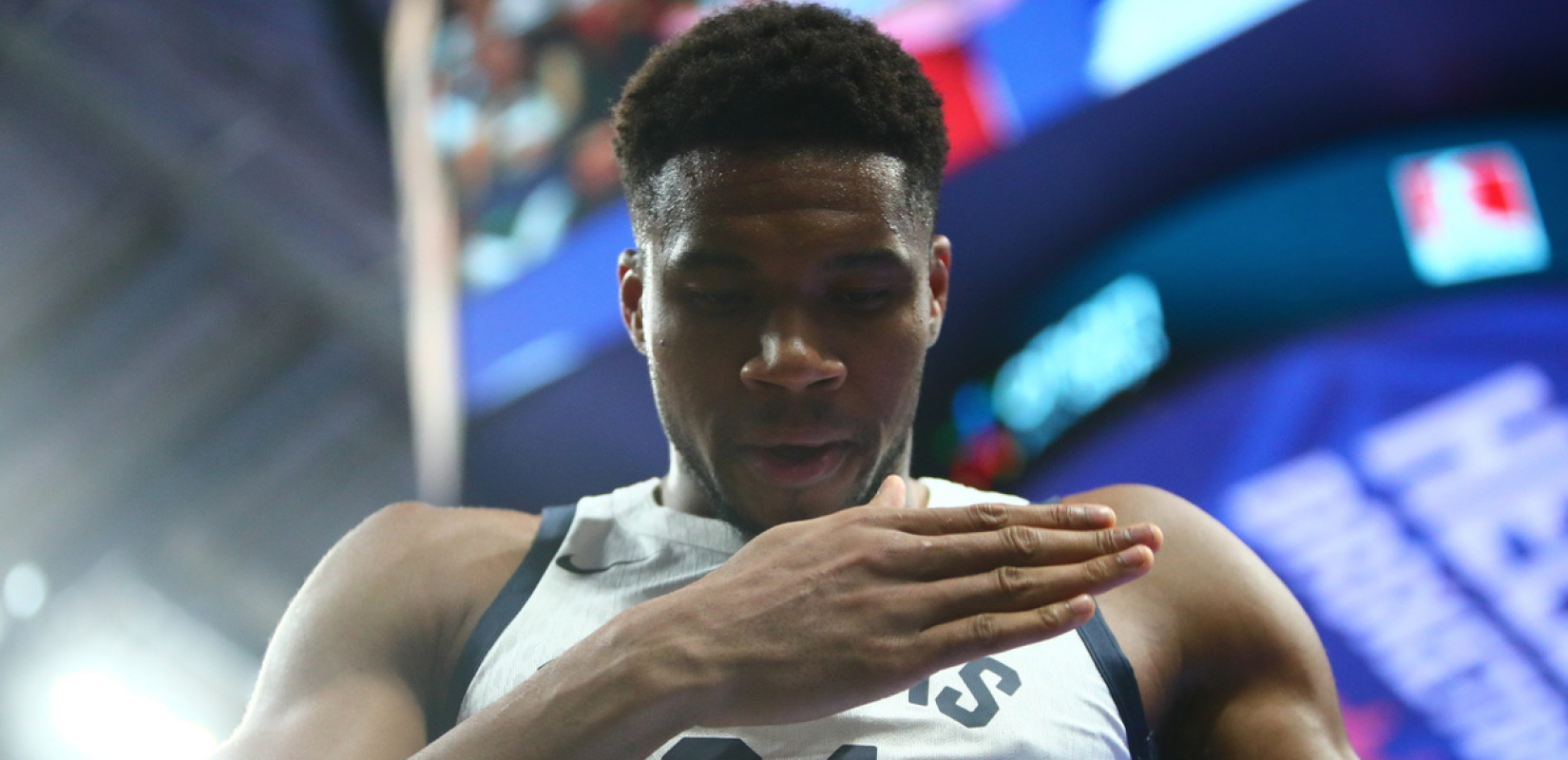 Μπάσκετ: Καταιγιστικός ο Γιάννης και εντυπωσιακή η Εθνική στην πρεμιέρα του Ακρόπολις (βίντεο)