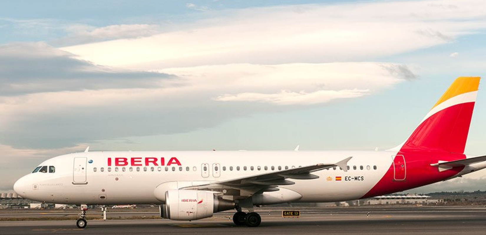 Εβραίοι επιβάτες της Iberia πήραν δίσκους φαγητού με το σύνθημα «Free Palestine»