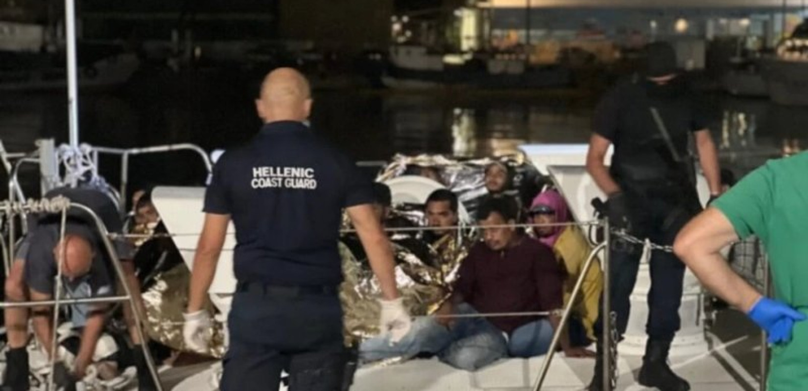 Ακυβέρνητο ταχύπλοο με 39 μετανάστες ανοιχτά της Καλαμάτας - Εντοπίστηκε με ειδοποίηση στο 112 Ακυβέρνητο ταχύπλοο με 39 μετανάστες ανοιχτά της Καλαμάτας - Εντοπίστηκε με ειδοποίηση στο 112