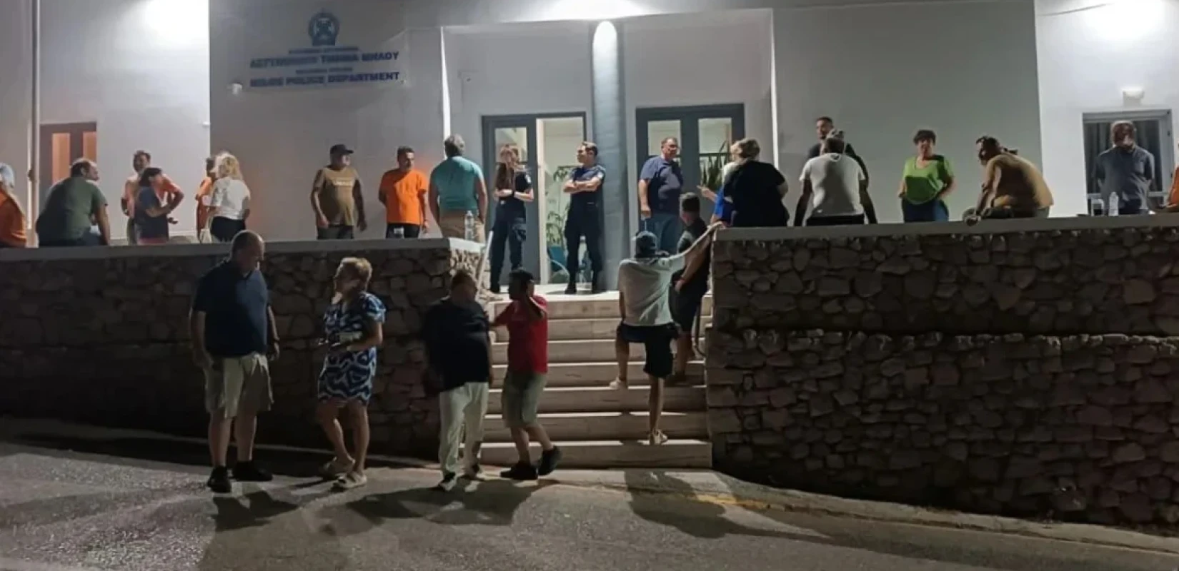 Υπό κράτηση το προσωπικό καθαριότητας στη Μήλο μετά από καταγγελία - Για στοχοποίηση μιλά ο Δήμος