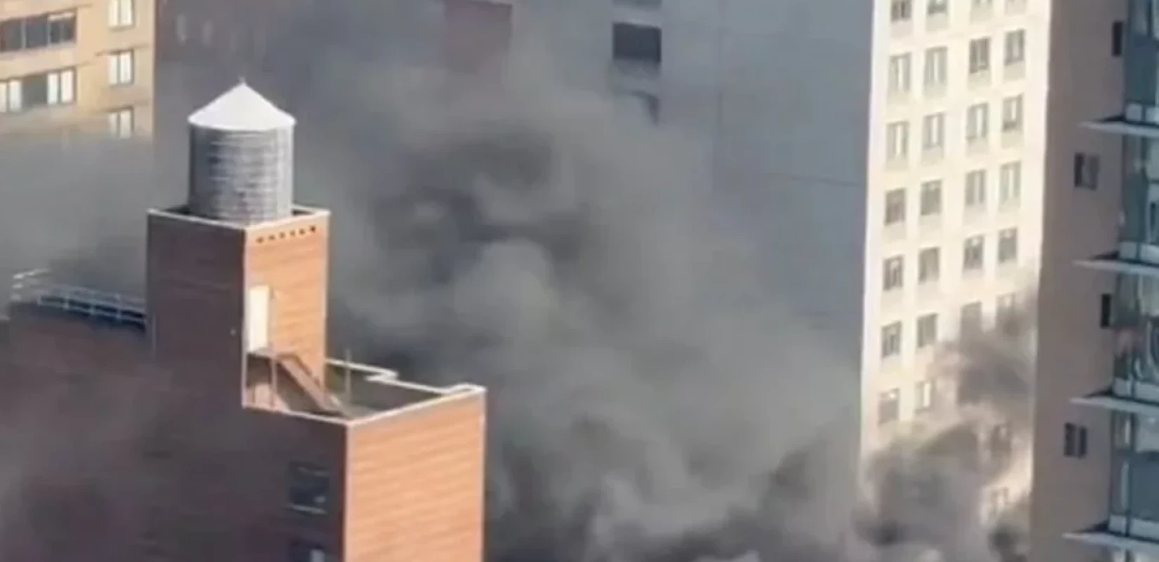 Εκκωφαντική έκρηξη συγκλονίζει το Μανχάταν – Σκηνές πανικού στους δρόμους της Νέας Υόρκης