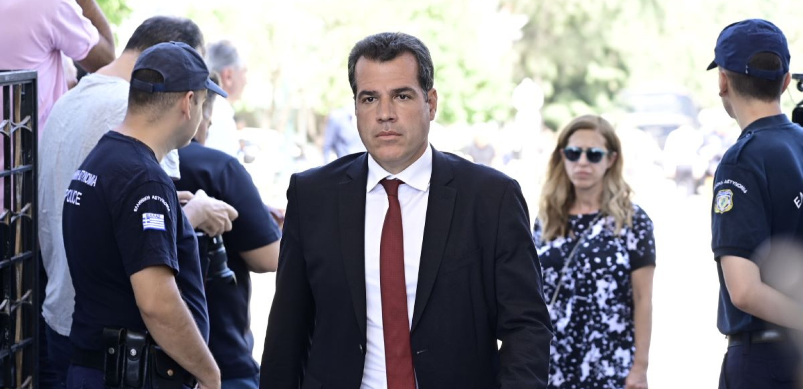 Θ. Πλεύρης: Με το προηγούμενο καθεστώς η εξέταση εκκρεμών αιτήσεων για άδεια παραμονής για “εξαιρετικούς λόγους”