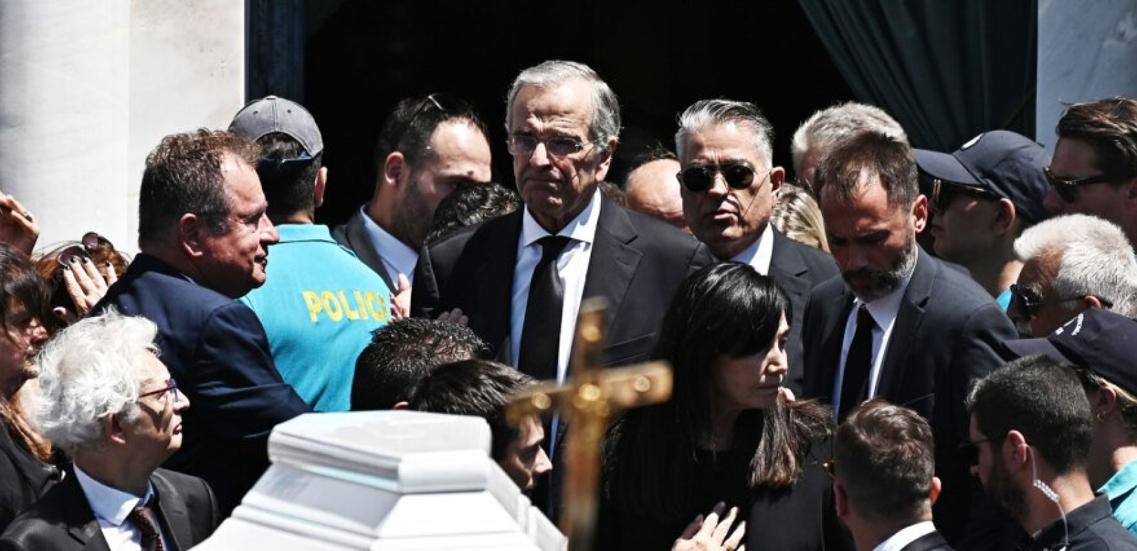 Το τελευταίο αντίο στη Λένα Σαμαρά - Αντ. Σαμαράς: «Ευχαριστώ το Θεό που μας εδωσε αυτό το δώρο έστω για 34 χρόνια» (βίντεο)