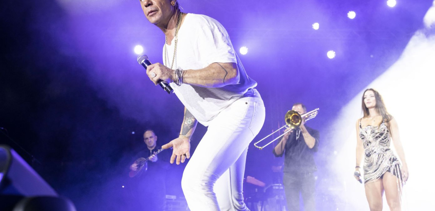 «Ο Γιώργος Μαζωνάκης θα βγει από το ψυχιατρείο και θα τραγουδήσει ξανά τέλη Σεπτεμβρίου» λέει ο δικηγόρος του