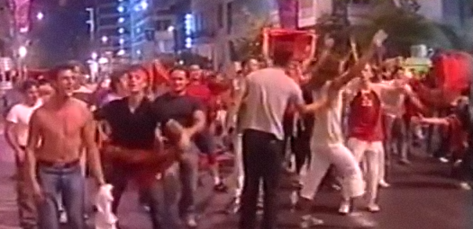 Όταν το ποδόσφαιρο έγινε αφορμή για «πόλεμο» μεταξύ Ελλάδας και Αλβανίας τον Σεπτέμβριο του 2004 (βίντεο)