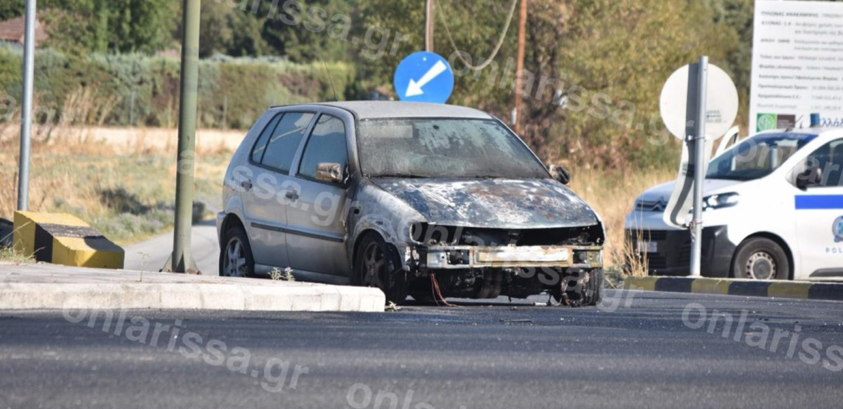 Κινηματογραφικό τροχαίο στη Λάρισα: Αυτοκίνητα συγκρούστηκαν, το ένα τυλίχθηκε στις φλόγες