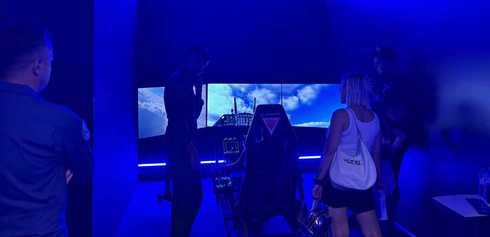 Το viral έκθεμα της 89ης ΔΕΘ: Προσομοίωση πτήσης με F-16 ξετρελαίνει το κοινό (βίντεο)