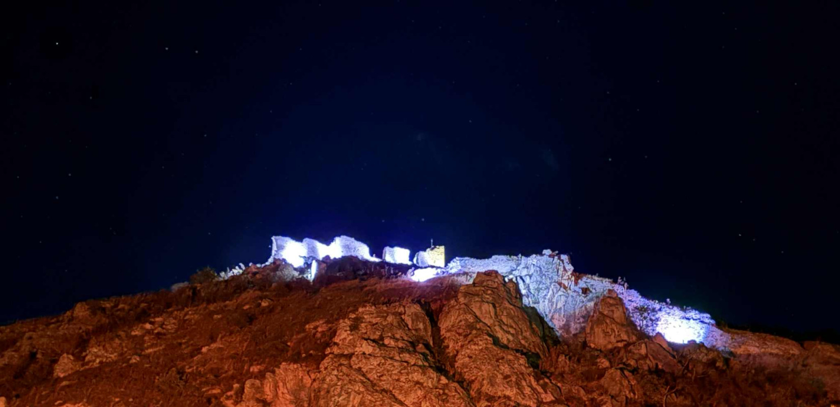 Κιλκίς: Φωτίστηκε το βυζαντινό φρούριο Γυναικοκάστρου