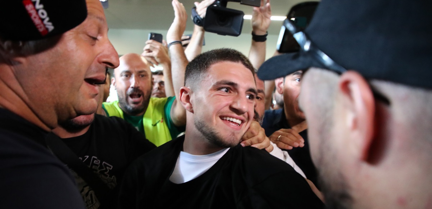 ΠΑΟΚ: Χρήστος Ζαφείρης στην Τούμπα, Ζαφείρης Μελάς στο βίντεο παρουσίασης - «Κόλαση» στην υποδοχή του