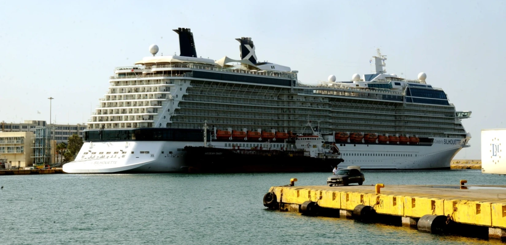 Κρουαζιερόπλοιο προσέκρουσε στο λιμάνι του Πειραιά - Σώοι οι 450 επιβάτες