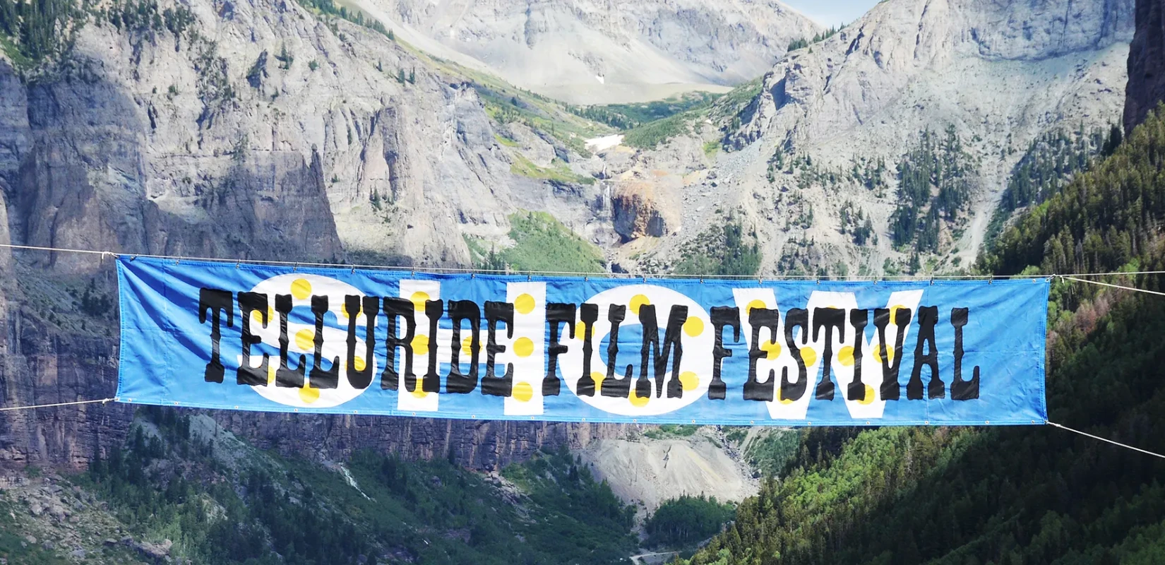 Ένα διαφορετικό Φεστιβάλ Κινηματογράφου όπου οι σταρ κυκλοφορούν με φούτερ και... περιμένουν στην ουρά - Δείτε φωτογραφίες