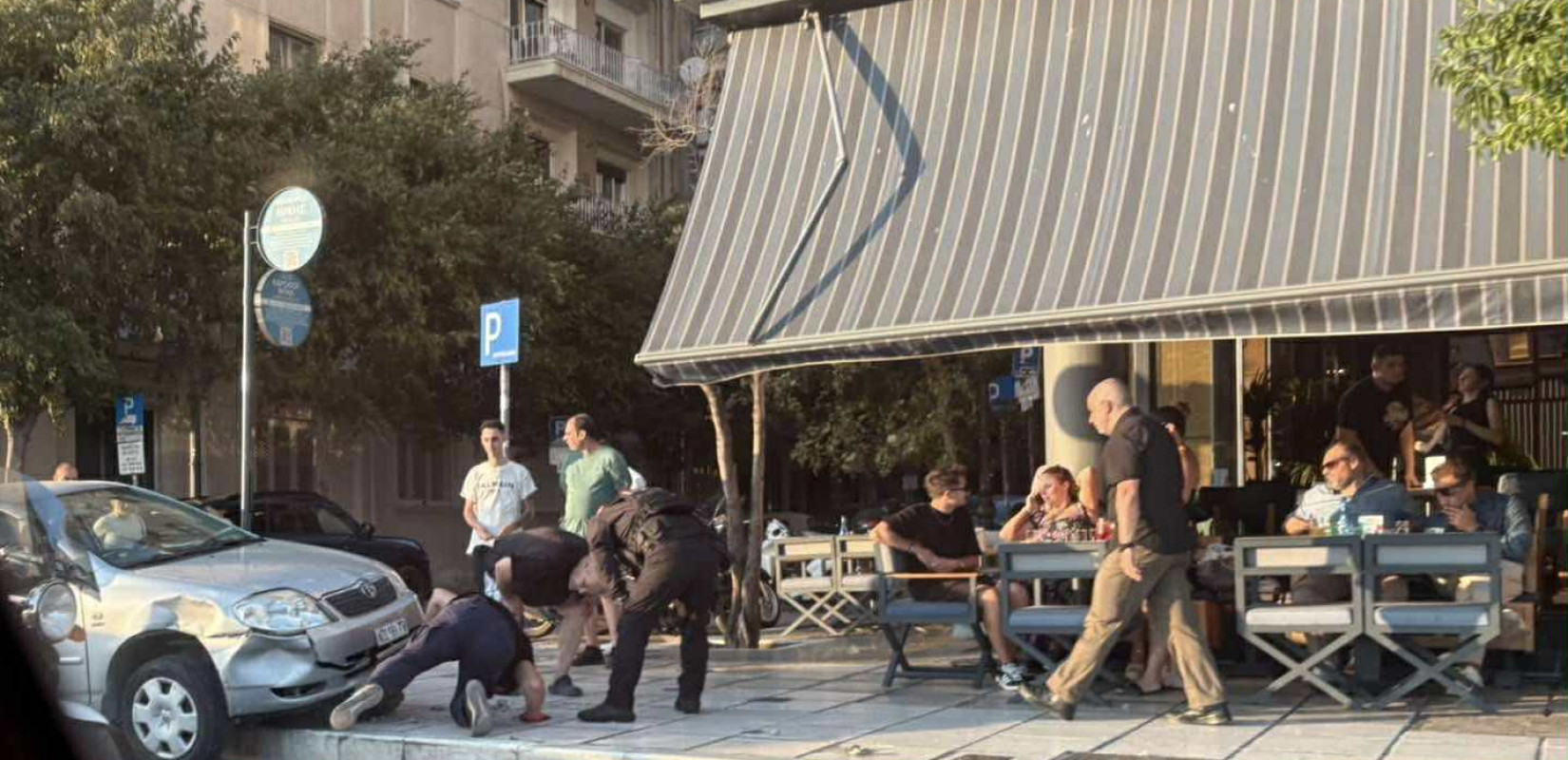 Θεσσαλονίκη: Τροχαίο ατύχημα στη Λεωφόρο Νίκης (φωτ.) Θεσσαλονίκη: Τροχαίο ατύχημα στη Λεωφόρο Νίκης (φωτ.)