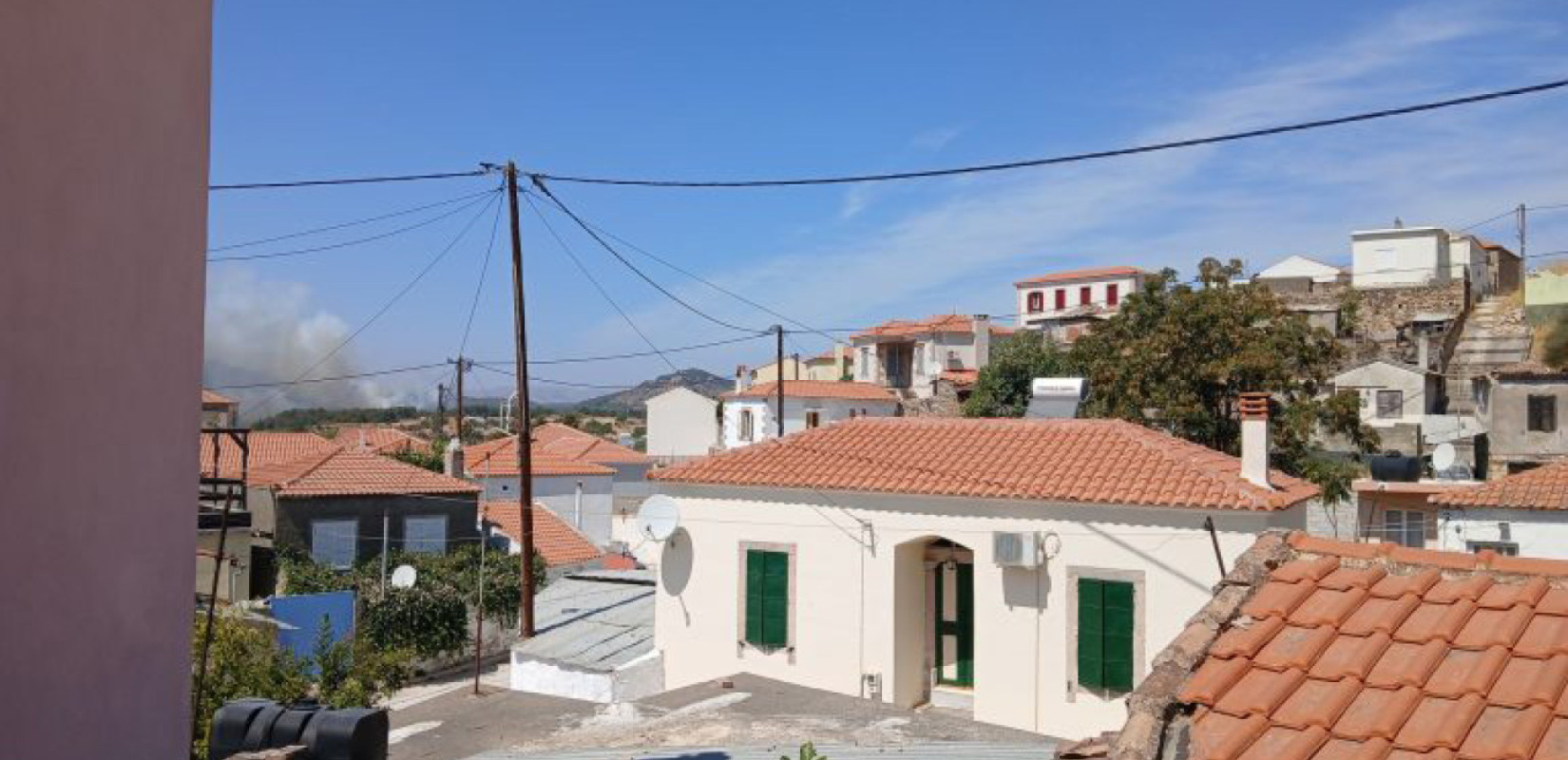 Φωτιά τώρα στη Βρίσα Λέσβου: Μήνυμα 112 για ετοιμότητα στους κατοίκους (βίντεο)