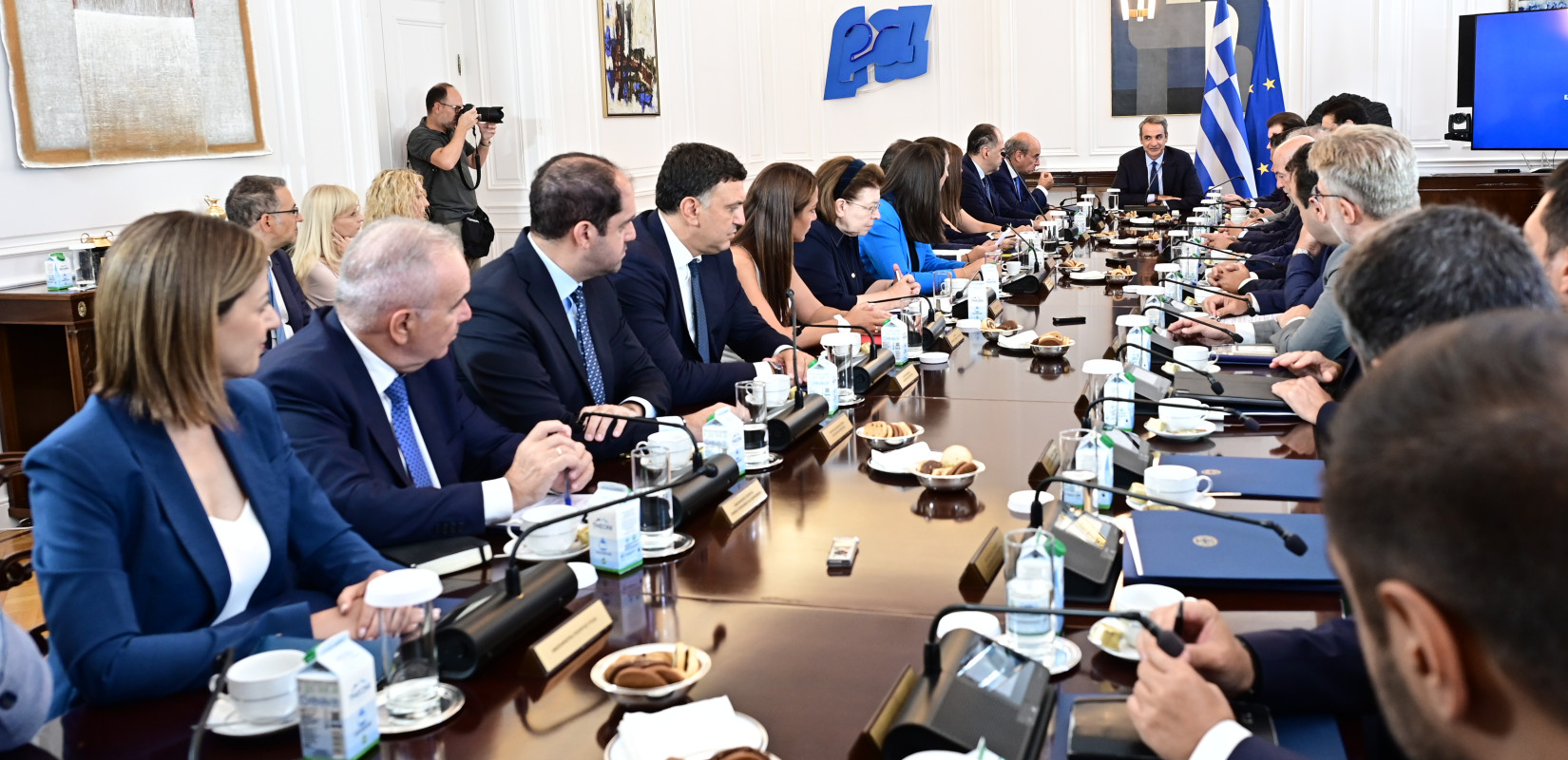 «Πράσινο» για 20.000 προσλήψεις το 2026 και μπόνους παραγωγικότητας στο Δημόσιο