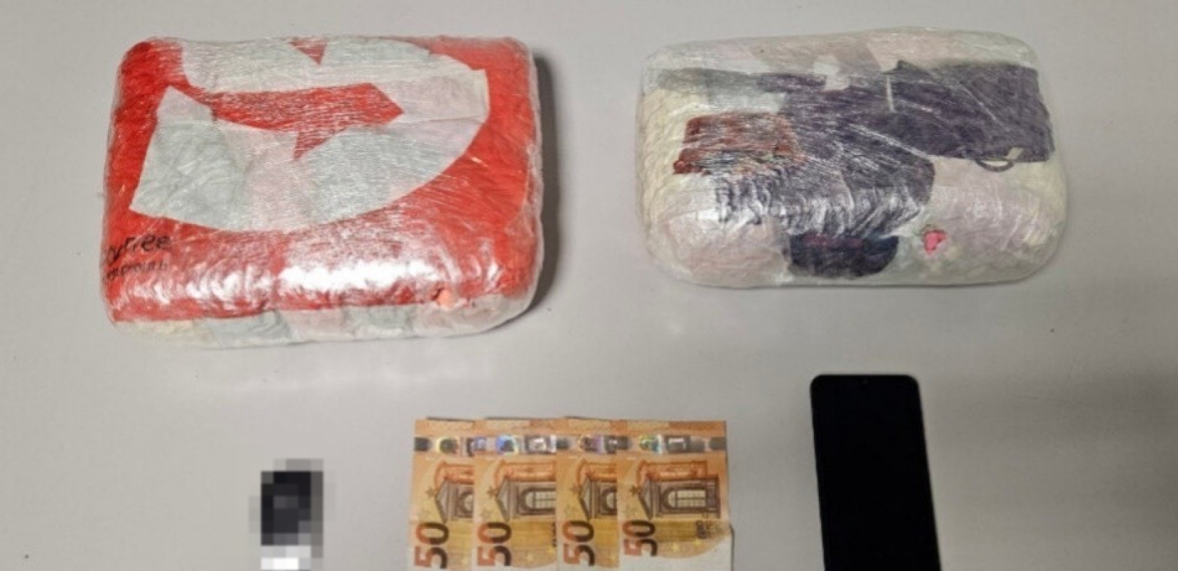 Θεσσαλονίκη: Σύλληψη 55χρονου αλλοδαπού για κατοχή και διακίνηση ναρκωτικών – Κατασχέθηκαν σχεδόν 15.000 χάπια ecstasy