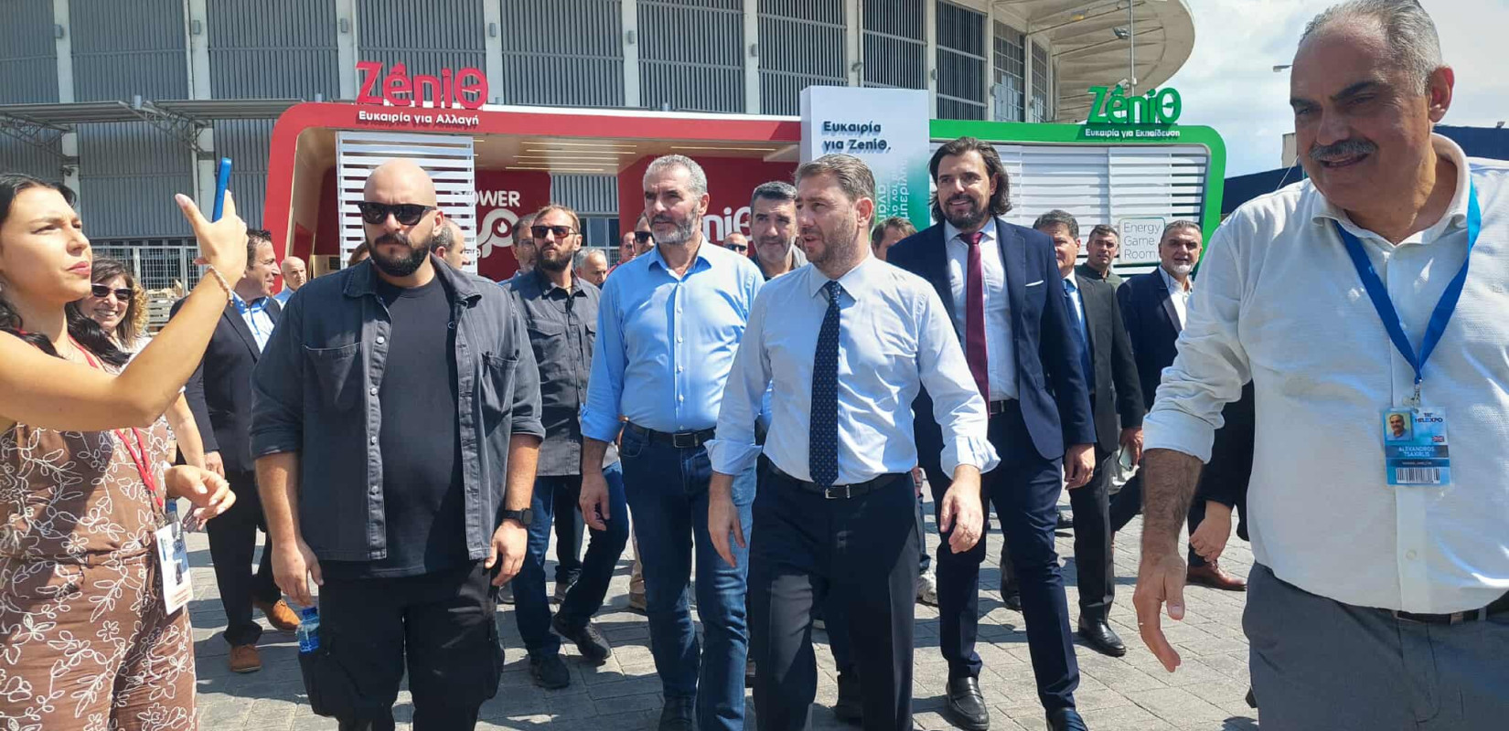 Η βόλτα Ανδρουλάκη στη ΔΕΘ και το μήνυμα για τη Θεσσαλονίκη