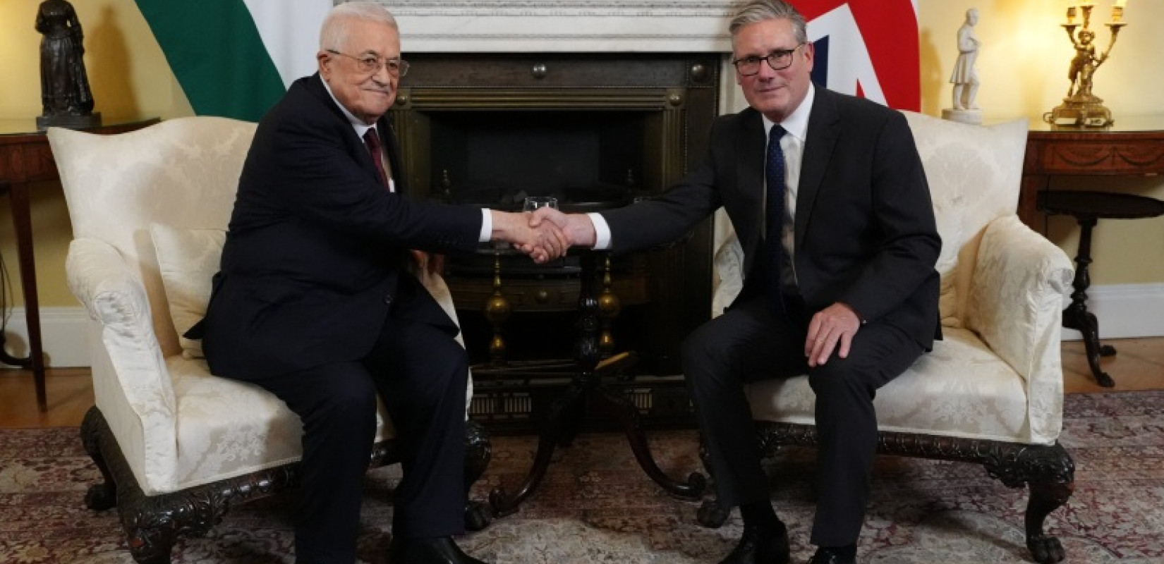Συνάντηση Στάρμερ – Αμπάς στο Λονδίνο ενόψει πιθανής αναγνώρισης παλαιστινιακού κράτους