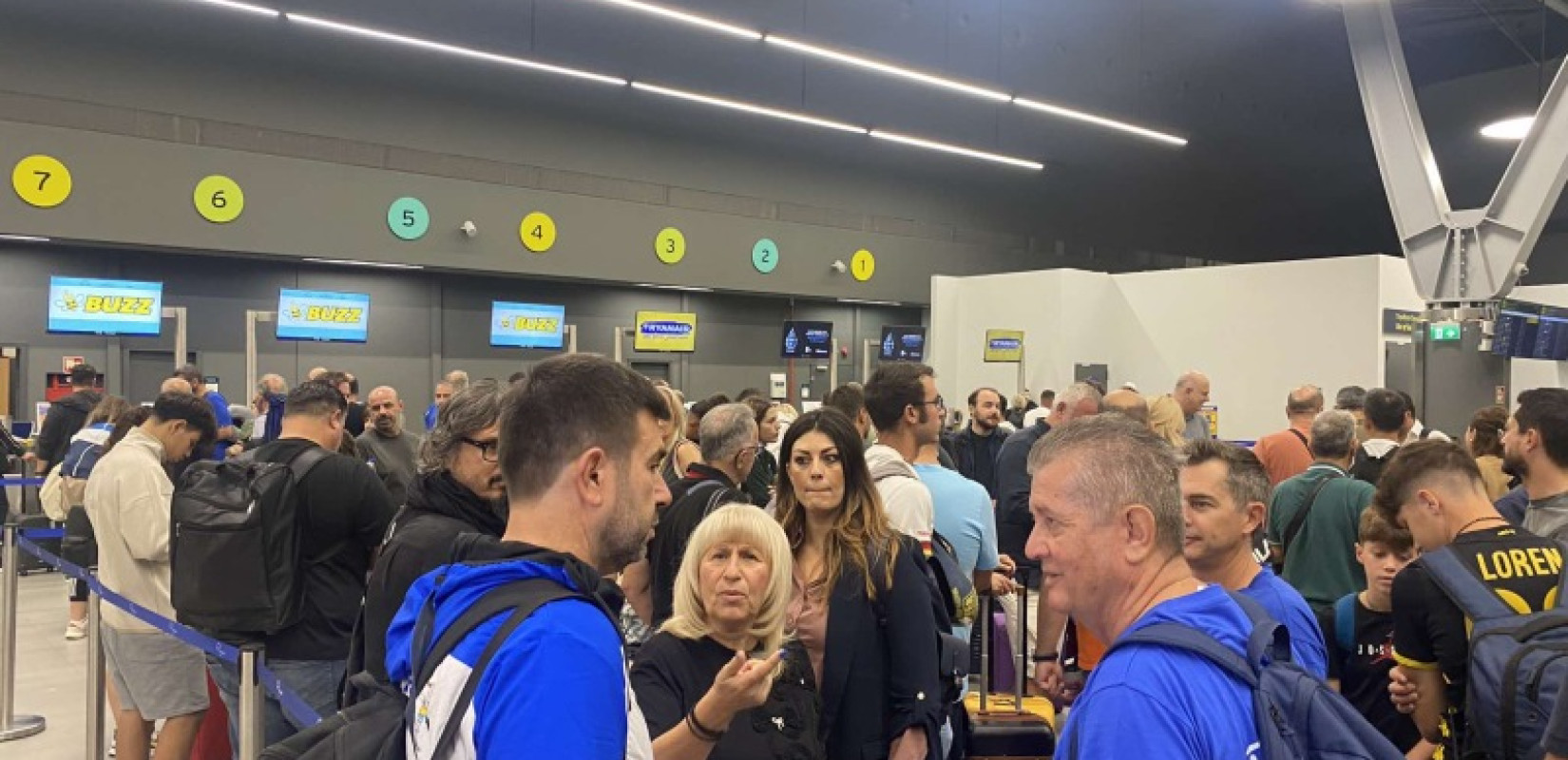 Θεσσαλονίκη: Ξεσηκωμός και στην Βόρεια Ελλάδα για την εθνική μπάσκετ - Με γαλανόλευκη καρδιά για τη Ρίγα (βίντεο) Θεσσαλονίκη: Ξεσηκωμός και στην Βόρεια Ελλάδα για την εθνική μπάσκετ - Με γαλανόλευκη καρδιά για τη Ρίγα (βίντεο)