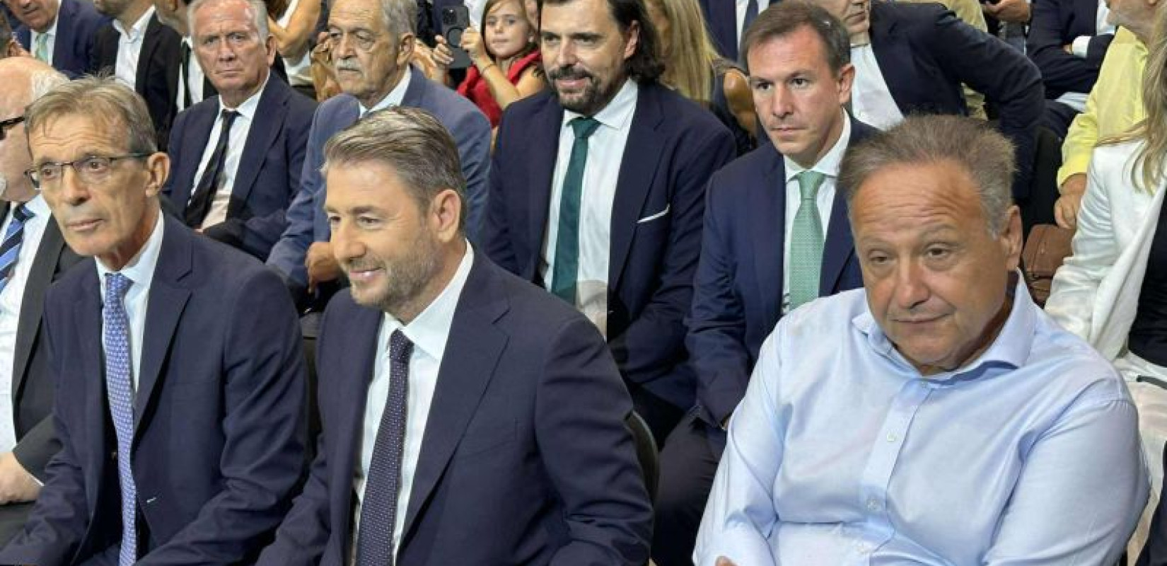 Συγκεντρώνεται κόσμος στο «Ιωάννης Βελλίδης» για την ομιλία του Νίκου Ανδρουλάκη