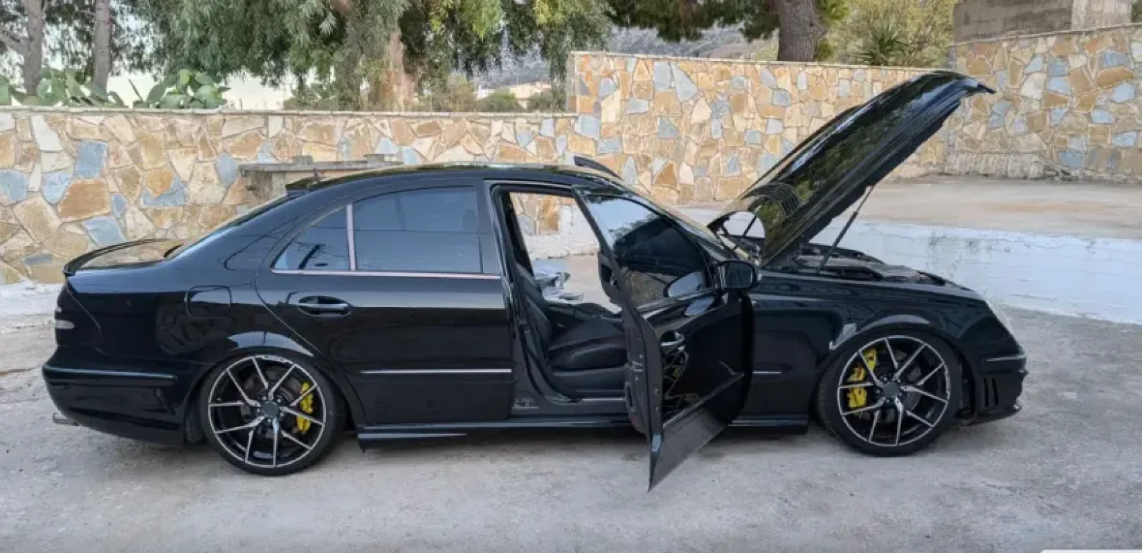 Αττική: Εξαρθρώθηκε εγκληματική ομάδα που έκλεβε αυτοκίνητα - Χειροπέδες σε πέντε άτομα